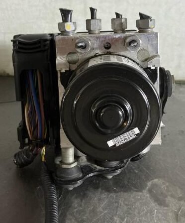 2014-2015 Ford Explorer Used ABS Pump & Module, without adaptive cruise